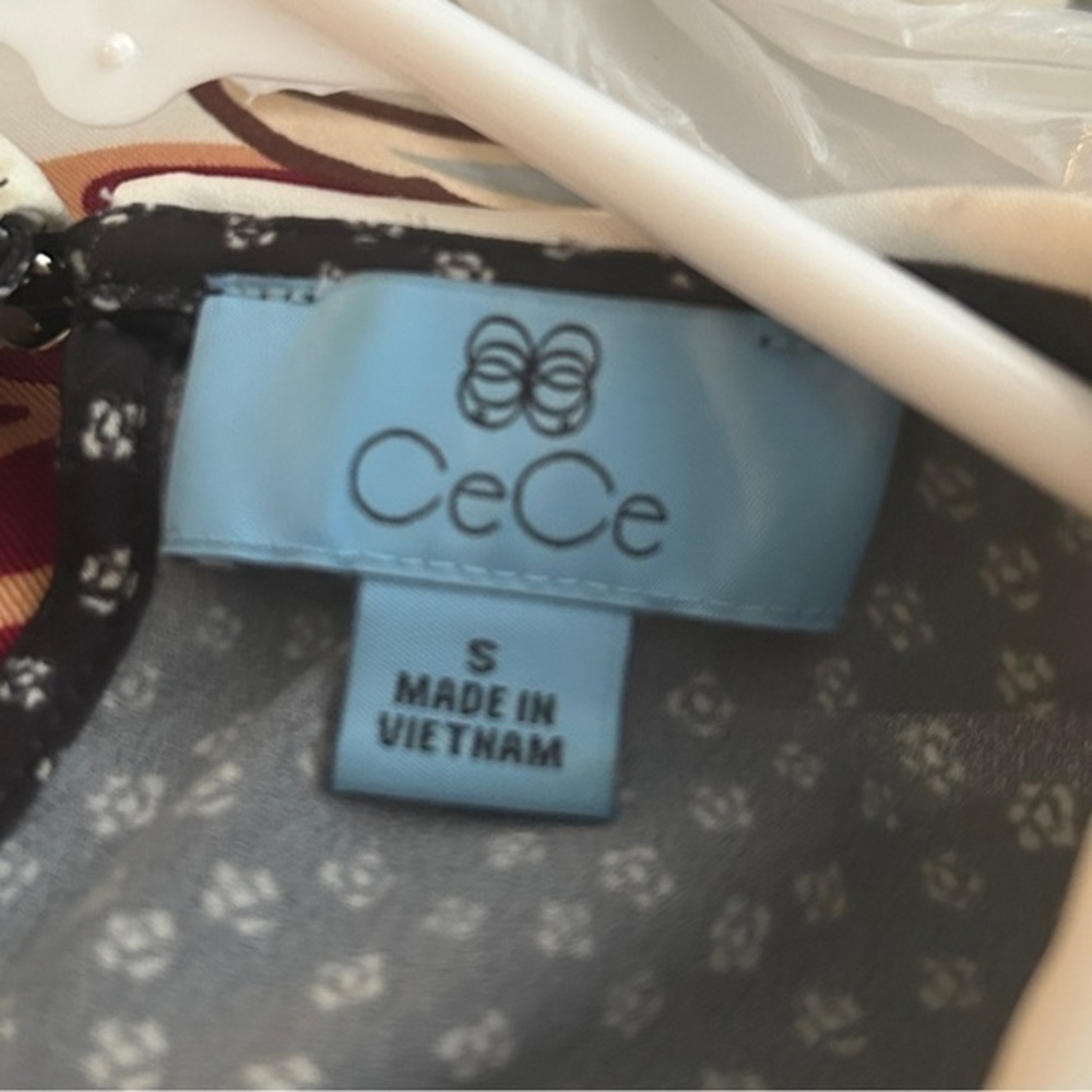 Ce Ce Women's Black and White Collared Top‎ - Picture 5 of 9